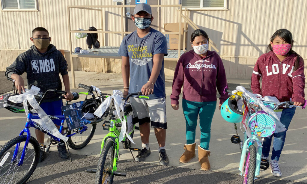 San Ardo families receive gifts from local oil field employees The