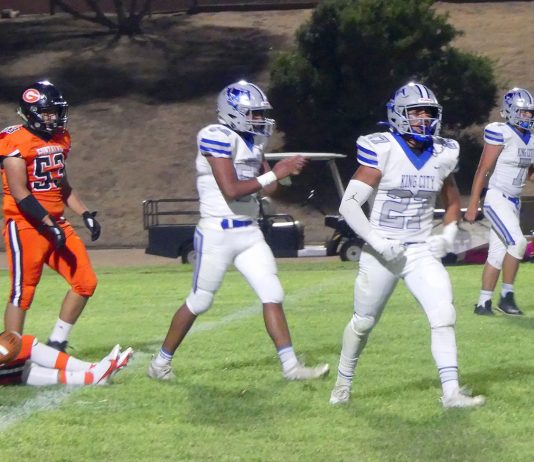 Football | Mustangs defeat Spartans, 34-14