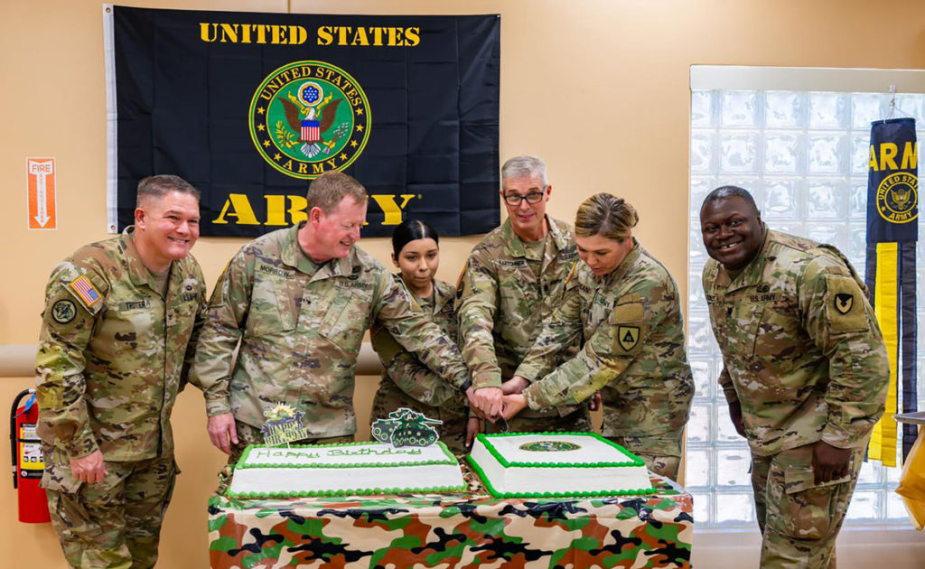 Image for display with article titled Fort Hunter Liggett Soldiers Honor Army’s 249th Birthday With Morning Run, Cake Cutting