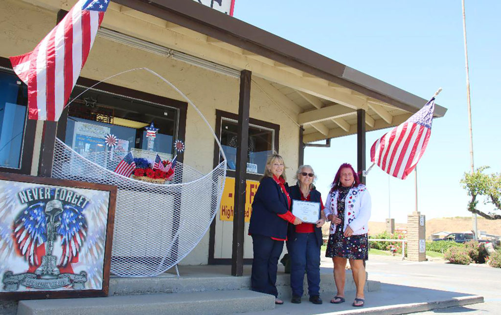 Image for display with article titled Old Glory Award Presented to Ciudad Del Rey Motel and RV Park in King City