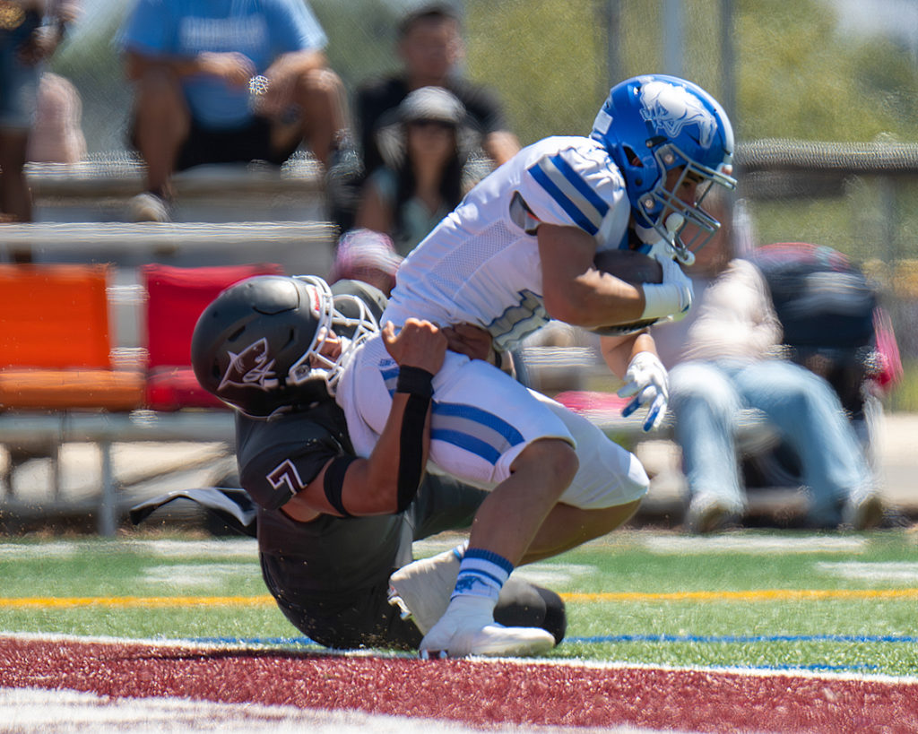 Image for display with article titled Football | South Monterey County Teams Start Strong