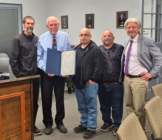 Photo | King City Council presents āDay of Peaceā proclamation to local pastor