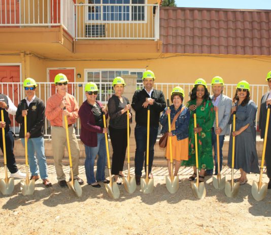 Casa de Esperanza homeless housing project