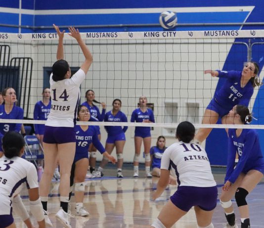 King City Mustangs Soledad Aztecs volleyball