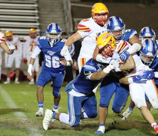 Football | King City breaks Pacific Grove as Gonzales sinks Mariners King City football defense