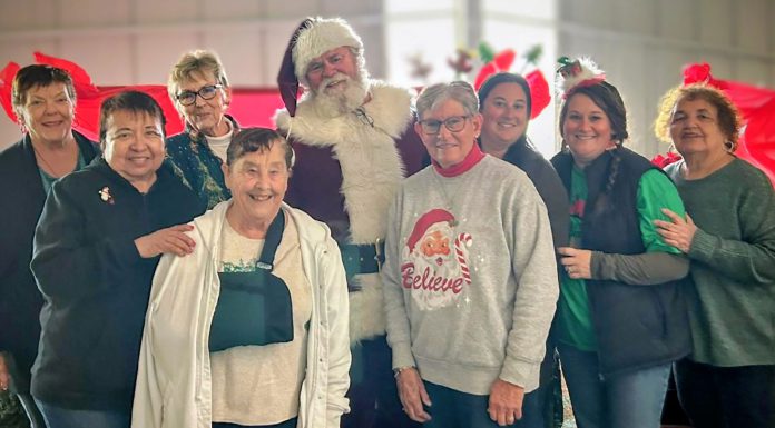 King City Loaves and Fishes volunteers