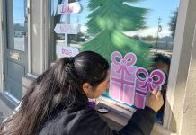Inez Rendon paints a Christmas scene