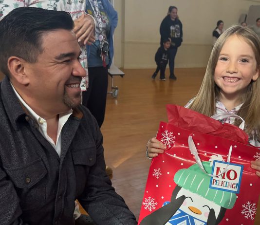 San Ardo toy and meal kit distribution