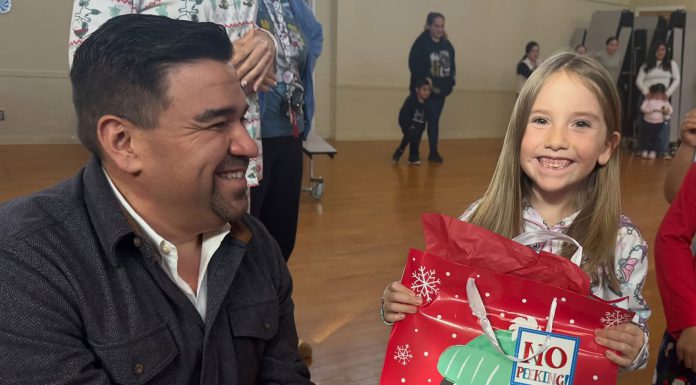 San Ardo toy and meal kit distribution