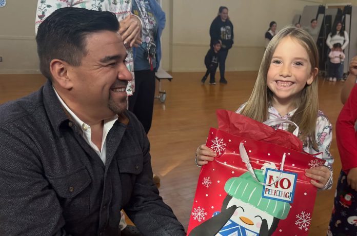 San Ardo toy and meal kit distribution