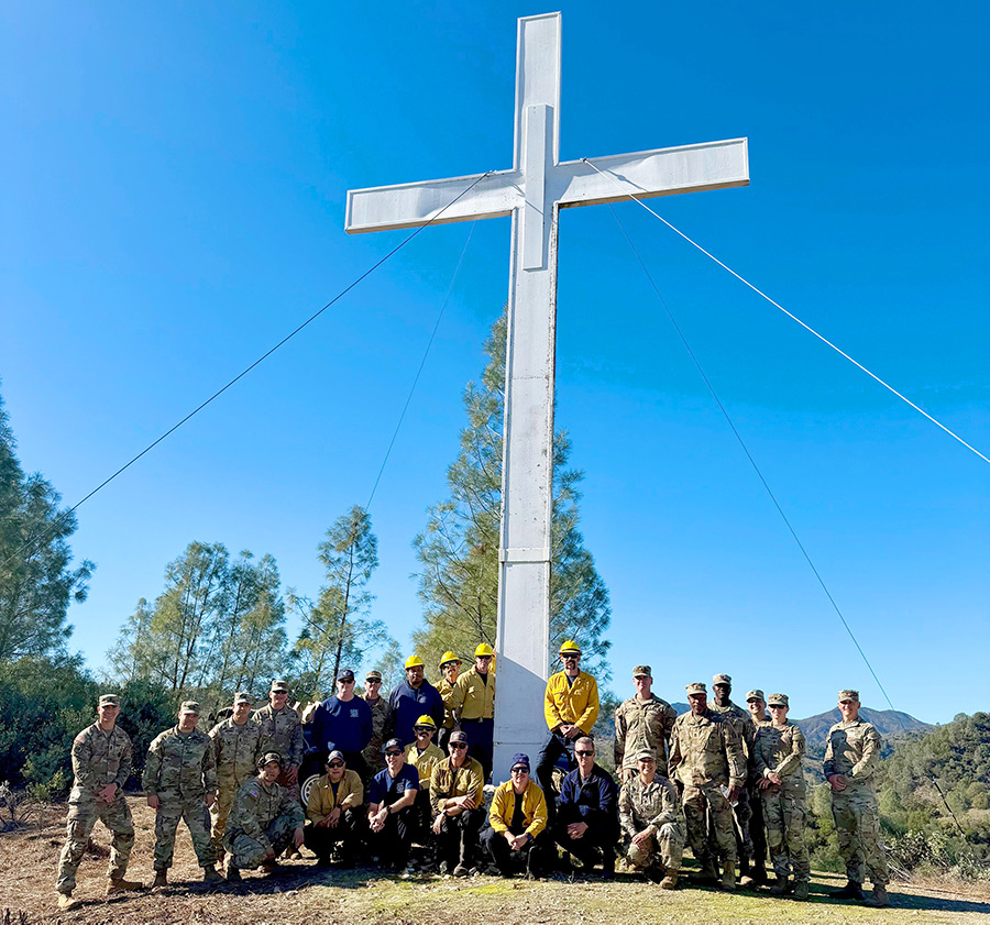 Fort Hunter Liggett soldiers and firefighters