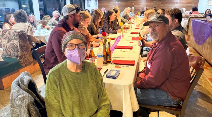 Guests attend fundraiser dinner