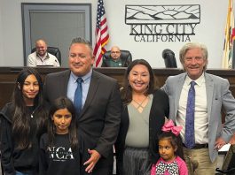 Jose Arreola with family and mayor