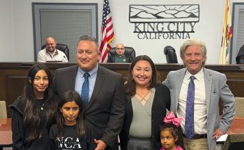 Jose Arreola with family and mayor