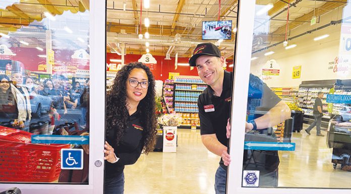King City Grocery Outlet grand opening