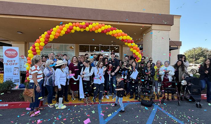 King City Grocery Outlet grand opening