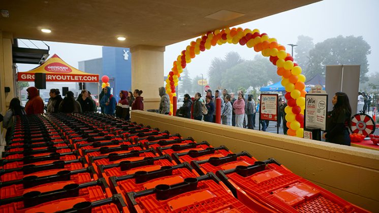 King City Grocery Outlet grand opening