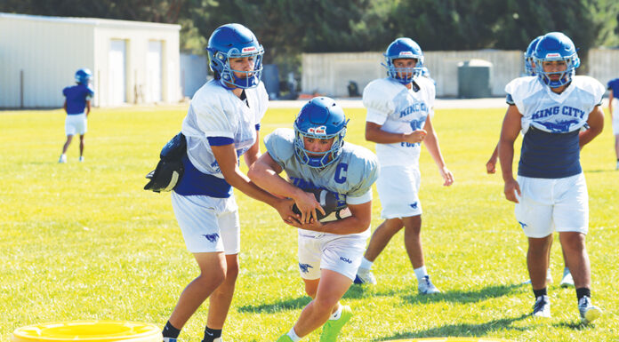 Football | South Monterey County players gear up for 2026 season King City football practice
